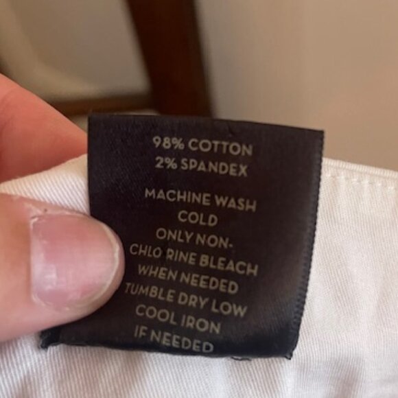 Ann Taylor Signature White Shorts, Size 14 - Picture 5 of 5